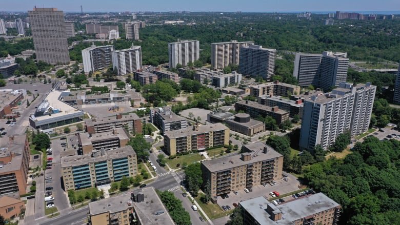 jedwinmok's tweet photo. The same dynamic exists in the North American context.

Toronto’s suburban tower boom of the 60s and 70s produced countless modernist high rises - many of which were “luxury condos.”

Today, they serve as critical low-income rental stock for the city’s most vulnerable minorities. https://t.co/PEm5hCCz1T