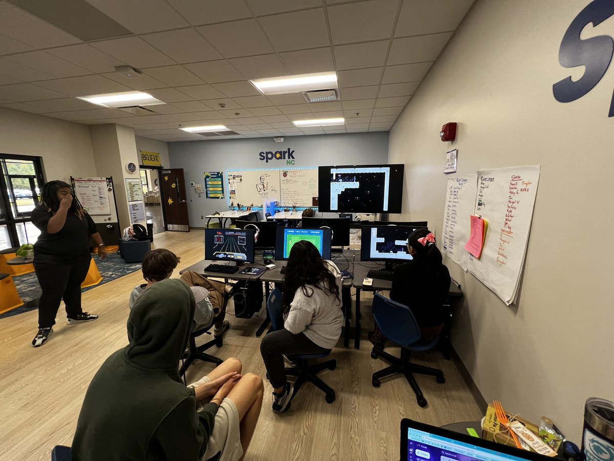 Your_ArtTeacher's tweet image. Thankful for Lando sharing their awesome Raspberry Pi expertise in our Sparklab last week. I can’t wait to see what students build with our new knowledge of Raspbian and Retropie
@wearesparknc @Raspberry_Pi #raspberrypigaming @RetroPieProject