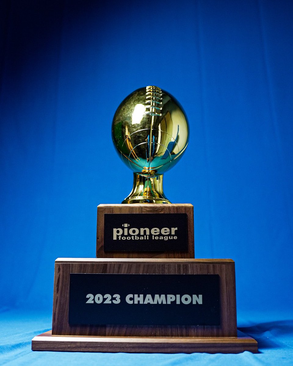 DrakeBulldogsFB's tweet photo. Gonna have to make some more room on the table today for this bad boy

#BeTheChange 
#DSMHometownTeam https://t.co/1ISBsQb5Cs