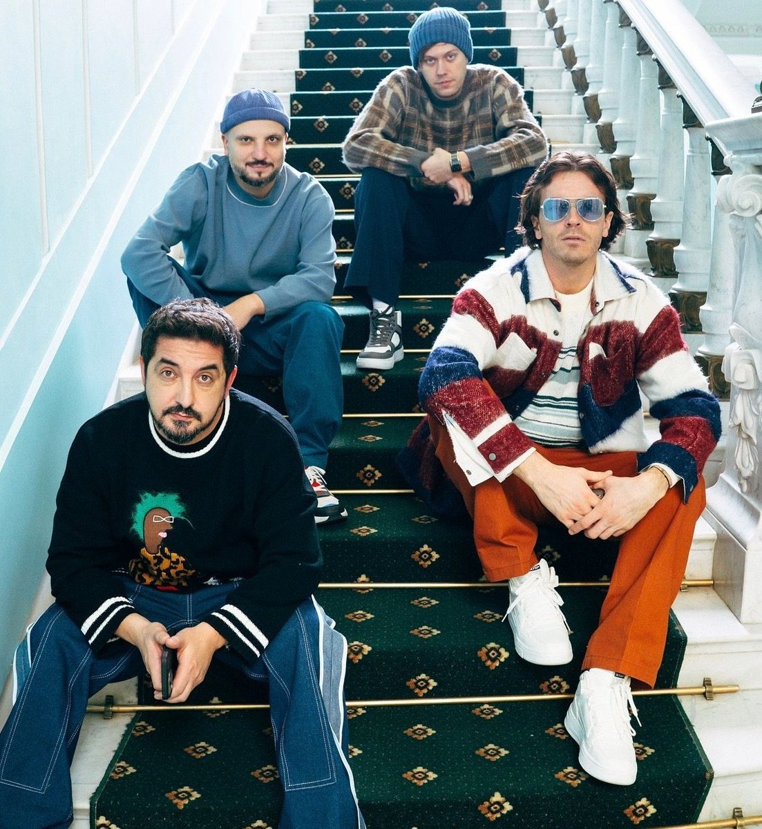 forecsample's tweet image. Лучшие друзья девушек - это не абстрактные бриллианты, а четыре конкретных алмаза. Я так щитаю.