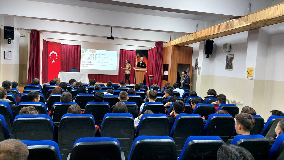 Okulumuz konferans salonunda, öğrencilerimize "Okul Çağı Döneminde Yeterli ve Dengeli Beslenme" konulu eğitim  semineri Egitim Görevlisi Erva ATAALKIN tarafindan verilmistir. Kendilerine tesekkur ederiz. <a href="/Edirne_MEM/">Edirne İl Millî Eğitim Müdürlüğü</a> <a href="/ismailerkaraman/">ismail erkaraman</a> <a href="/Dr_Onderarpaci/">Dr. Önder ARPACI</a>