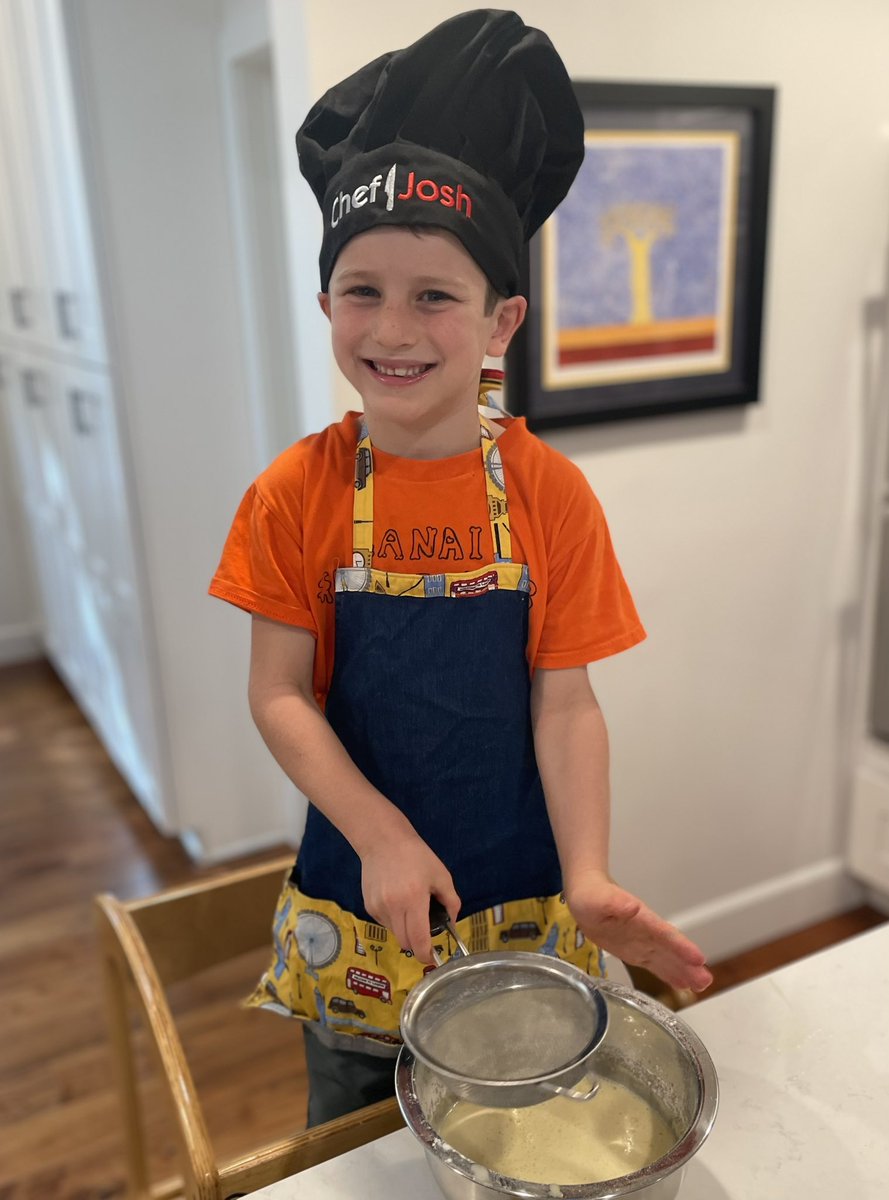 Getting ready for the feast! 👨‍🍳🥣🥧