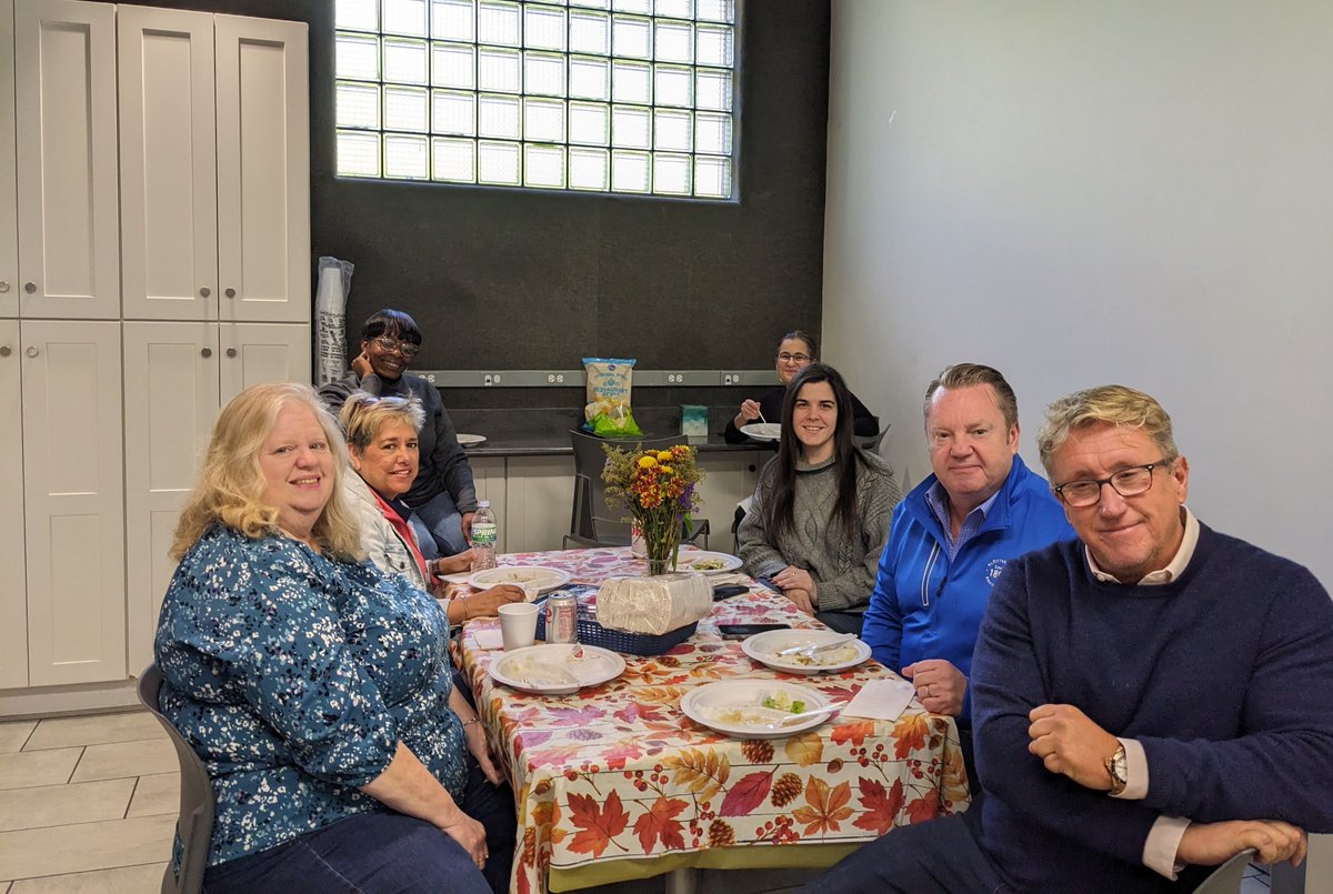 klostermanbread's tweet image. Happy #Thanksgiving from the Klosterman crew! 🦃