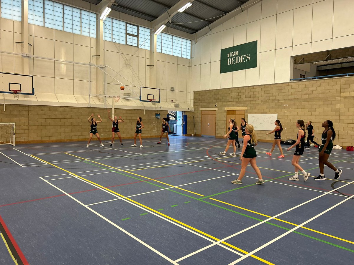 Great netball game today v Bedes today…. The girls linked up well, created scoring opportunities & denied their opponents space when defending. 👏👏👏👏👏 #proudtobenewman #wearenewman @CNCSMsJarman @CNCSOfficial @NewmanCollege_