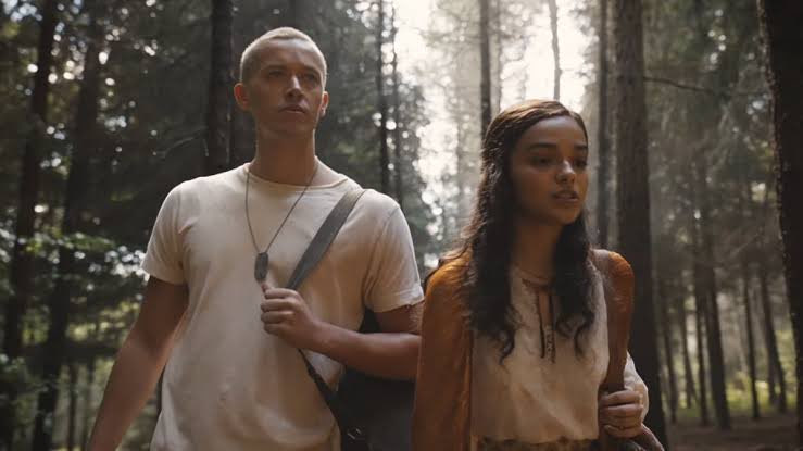 Baswa_'s tweet photo. J’ai vu “THE HUNGER GAMES: THE BALLAD OF SONGBIRDS & SNAKES” 

On va commencer par remercier Rachel Zegler pour son talent d’actrice et sa voix incroyable, elle était faite pour jouer Lucy Gray. Et Tom Blyth était excellent dans le rôle de Snow 

Le film a tout pour plaire, une belle photographie, une histoire d’origine captivante, les références aux premiers films, la musique…etc c’était incroyable. Je suis un énorme fan des hunger games, j’ai lu les livres et regarder tous les films, je peux dire sans abuser que c’est la meilleure adaptation de la série que j’ai vu après le premier film en 2012. Y avait pas mal de détails du livre qui manquait mais bon c’est souvent comme ça avec les adaptations je vais pas trop me plaindre 

Si vous êtes fan de la saga vous allez vous régaler devant ce film normalement