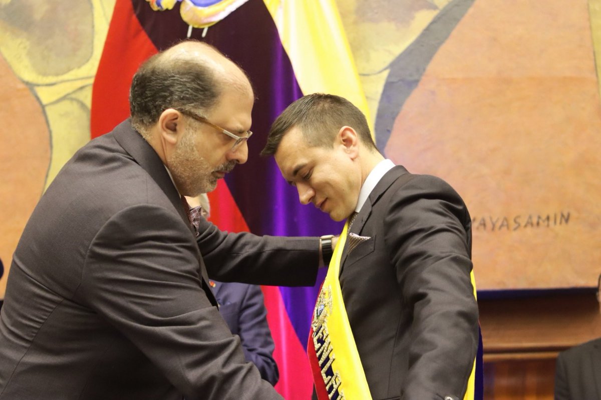 Presidencia_Ec's tweet photo. #TransmisiónDeMando2023 | En la Asamblea Nacional, @DanielNoboaOk es posesionado, de manera oficial, como Presidente Constitucional de la República del Ecuador. 🇪🇨

#ElNuevoEcuador https://t.co/U4C79JWE5G
