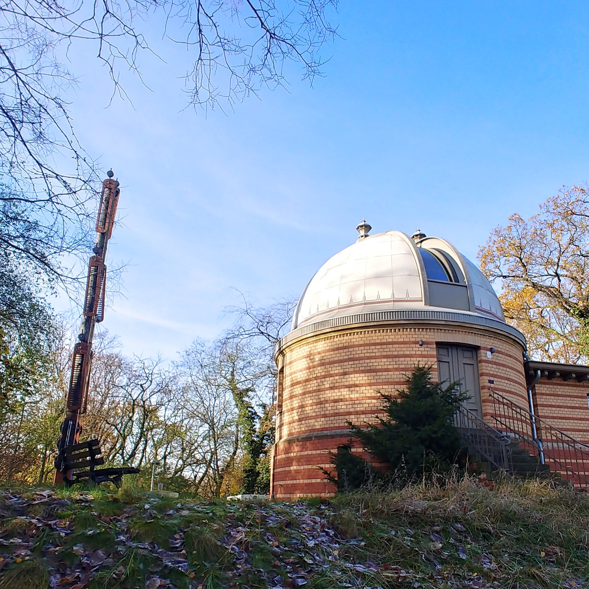 cecilia_flocco's tweet photo. Thank you so much @AmedeaPerfumo + @AWI_de for the hospitality & invite to talk about #Antarctic #microbiology and bioresources @Leibniz_DSMZ_en
A wonderful #autumn day amid the historical landmarks of #Einstein Science Campus on the #Telegrafenberg, #Potsdam 🌞 🍂 https://t.co/rkiZV68P0l