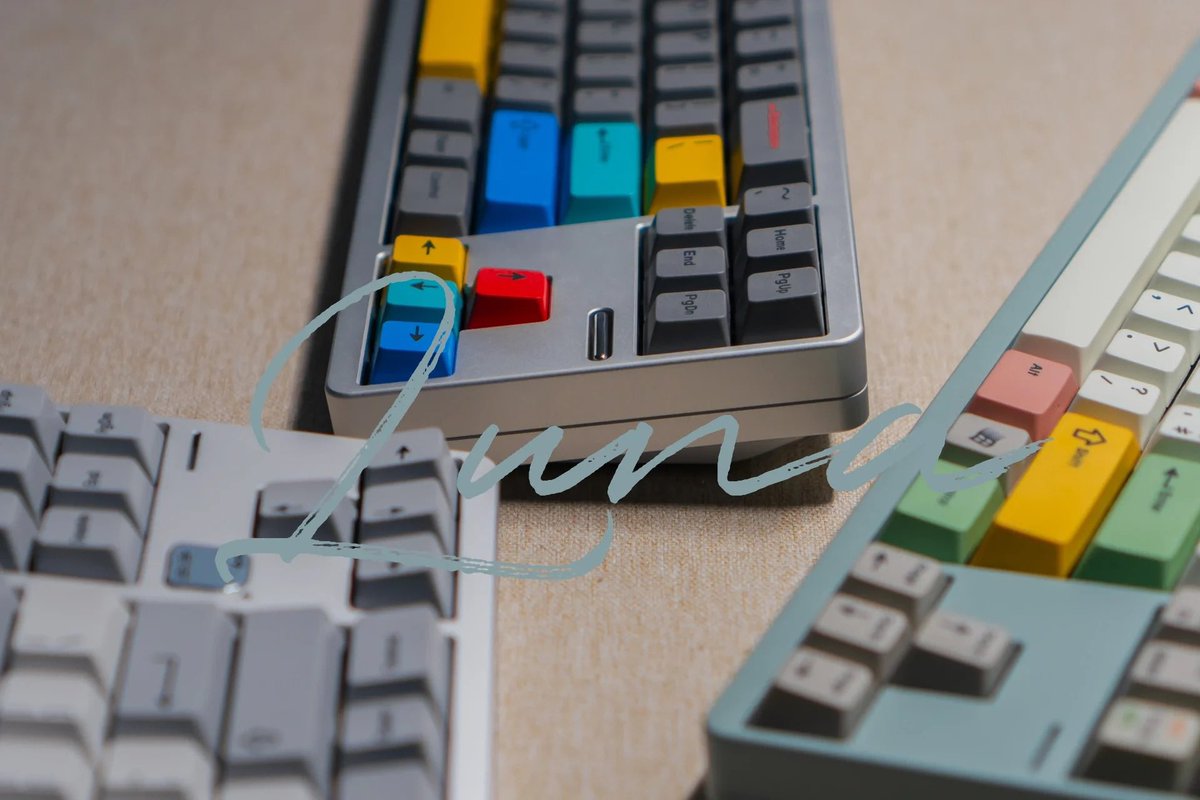zhenyao_wx's tweet image. Forgot to post some photos of another new keyboard: Luna 70 by @StudioPercent 

Keycaps: GMK Muted 🔇 

#mechanicalkeyboard #keyboard #customizedkeyboard #PercentStudio #GMK #keycaps