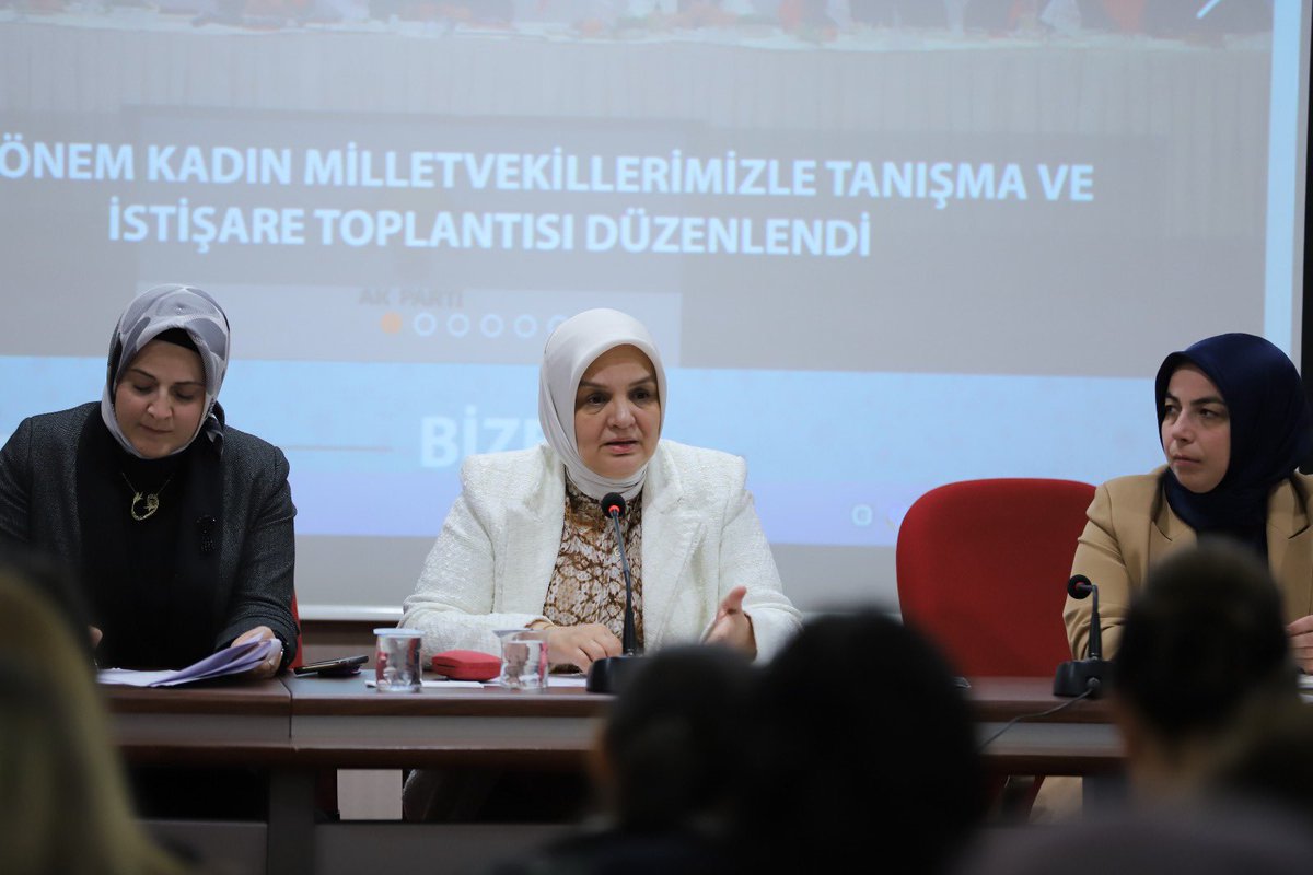 📍AK Parti Genel Merkez

18. Olağan MKYK toplantımızda yürüttüğümüz çalışmaları değerlendirdik. 

Başkanımız <a href="/aysekesir/">Ayşe Keşir 🇹🇷🇹🇷🇹🇷</a> ve Seçim İşleri Başkanımız Nihan Turna Sakaltaş yerel seçim süreciyle ilgili bilgilendirmelerde bulundu.