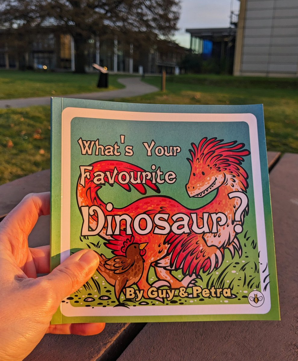 What a lovely illustrated book packed with dinosaurs &amp; world facts! 🦕🦖🌍 By <a href="/petrathepostdoc/">Petra Korlevic</a> <a href="/GNaamati/">Guy Naamati</a> @AstridGAGall 🔝