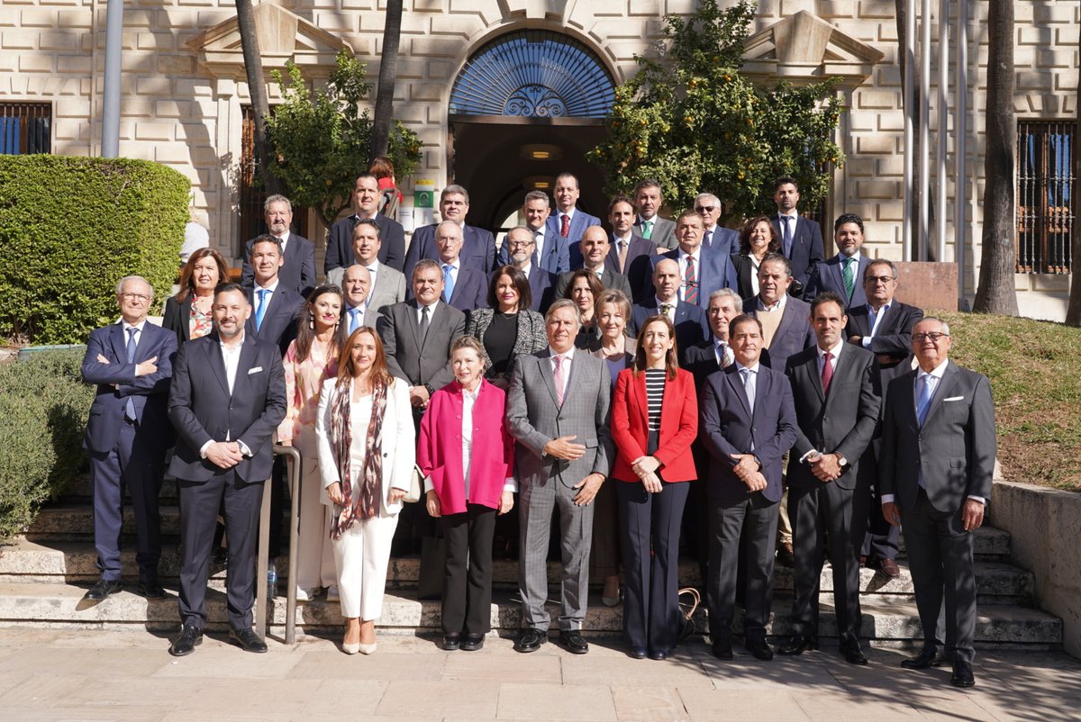 José Carlos Escribano, elegido nuevo presidente de la Cámara Oficial de Comercio de Málaga, tras la constitución del nuevo Pleno cameral.
Más info: camaramalaga.com/jose-carlos-es…