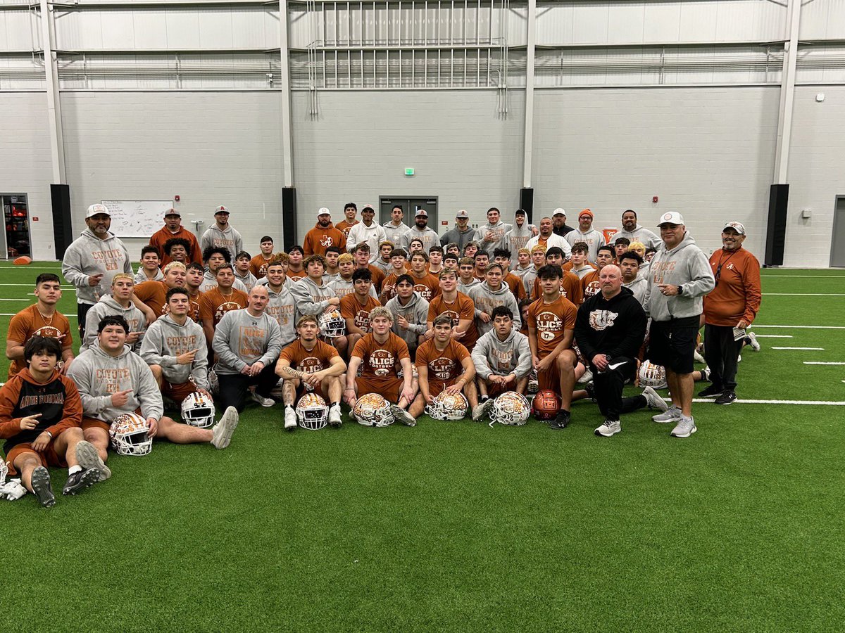 Happy Thanksgiving from the Alice Coyotes! Best thing about Playoff is practicing on Thanksgiving!  WE READY!💪🏻