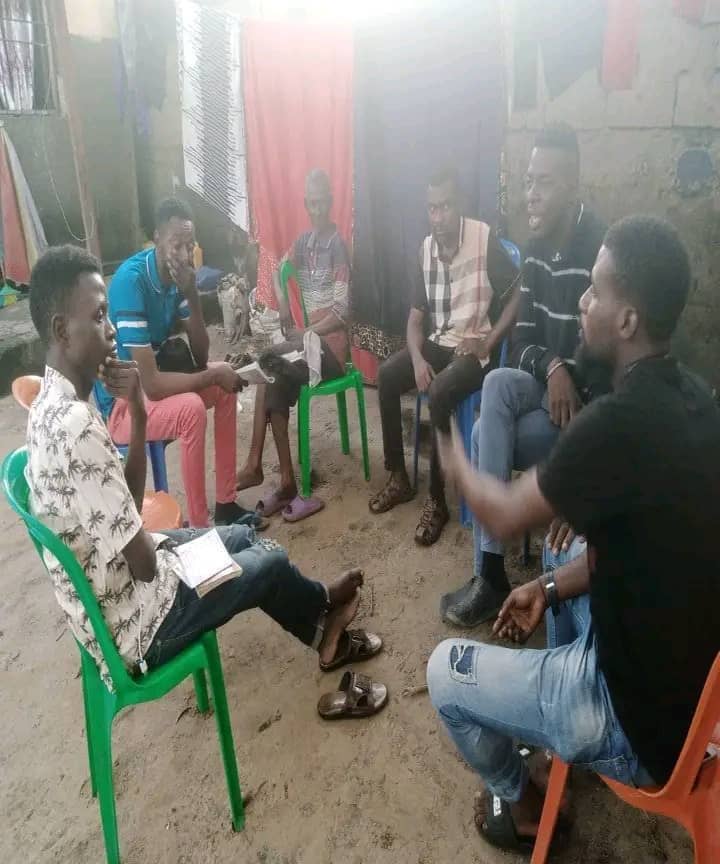 JonathanKa36211's tweet photo. UNC-MPN, Mobilisation et Propagande Nationale
Mardi 21/11/2023, le candidat conseiller communal/Makala #Piex #LUMBU était en séance de travail pour préparer le lancement de campagne de porte à porte.
#FN,Force Numérique MPN-UNC https://t.co/wo8aFvoqGD