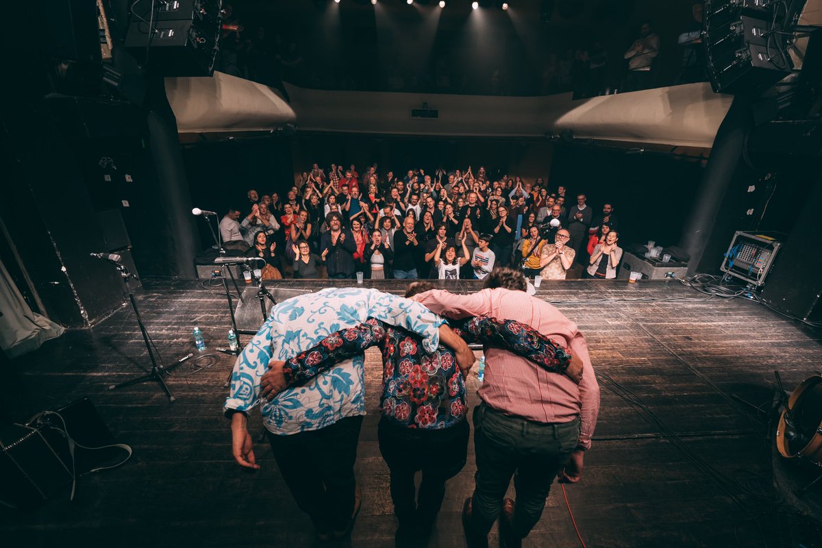 peppevoltarelli's tweet photo. never alone in Praga Diky Moz Kamarad!! Grazie amici ❤️🇨🇿🇮🇹 📸 @marina_ritz @PalacAkropolis @IicPraga @m_horacek @ItalyMFA #Mattoni https://t.co/GXUnto7z82