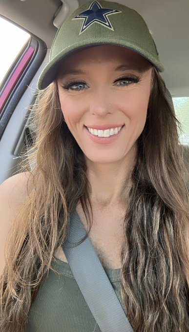 Happy Thanksgiving 🦃  Come chat with me😜  https://t.co/4LeRjtyBSB https://t.co/KDvDbWOB6i<a href="/tag/nfl"class="tags"><span>#nfl</span></a>