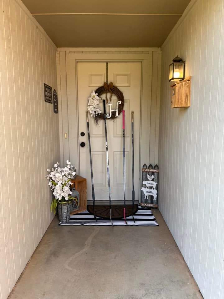 OKWarriors_NAHL's tweet photo. Our wonderful hockey community left their sticks out as a tribute to Mary Anne earlier this week.

We can't tell you how much we appreciate the outpouring of support from here in Oklahoma City and all over.

#FightLikeWarriors ⚔️ #OklahomaHockey https://t.co/4tnlepovyA