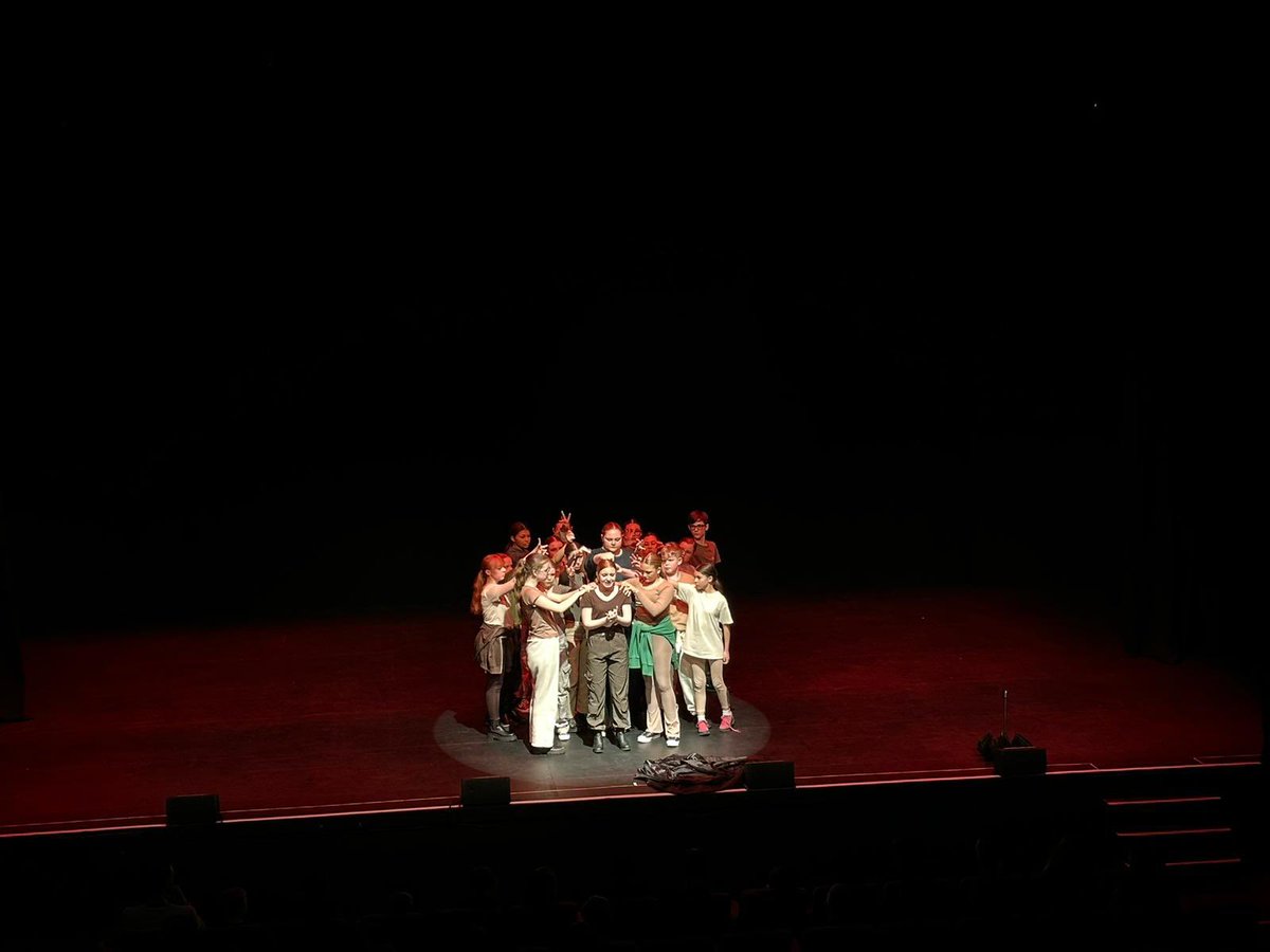 We’ve had a great technical rehearsal this afternoon <a href="/ContactMcr/">Contact</a> @SSF_UK Almost time for the show! 💫