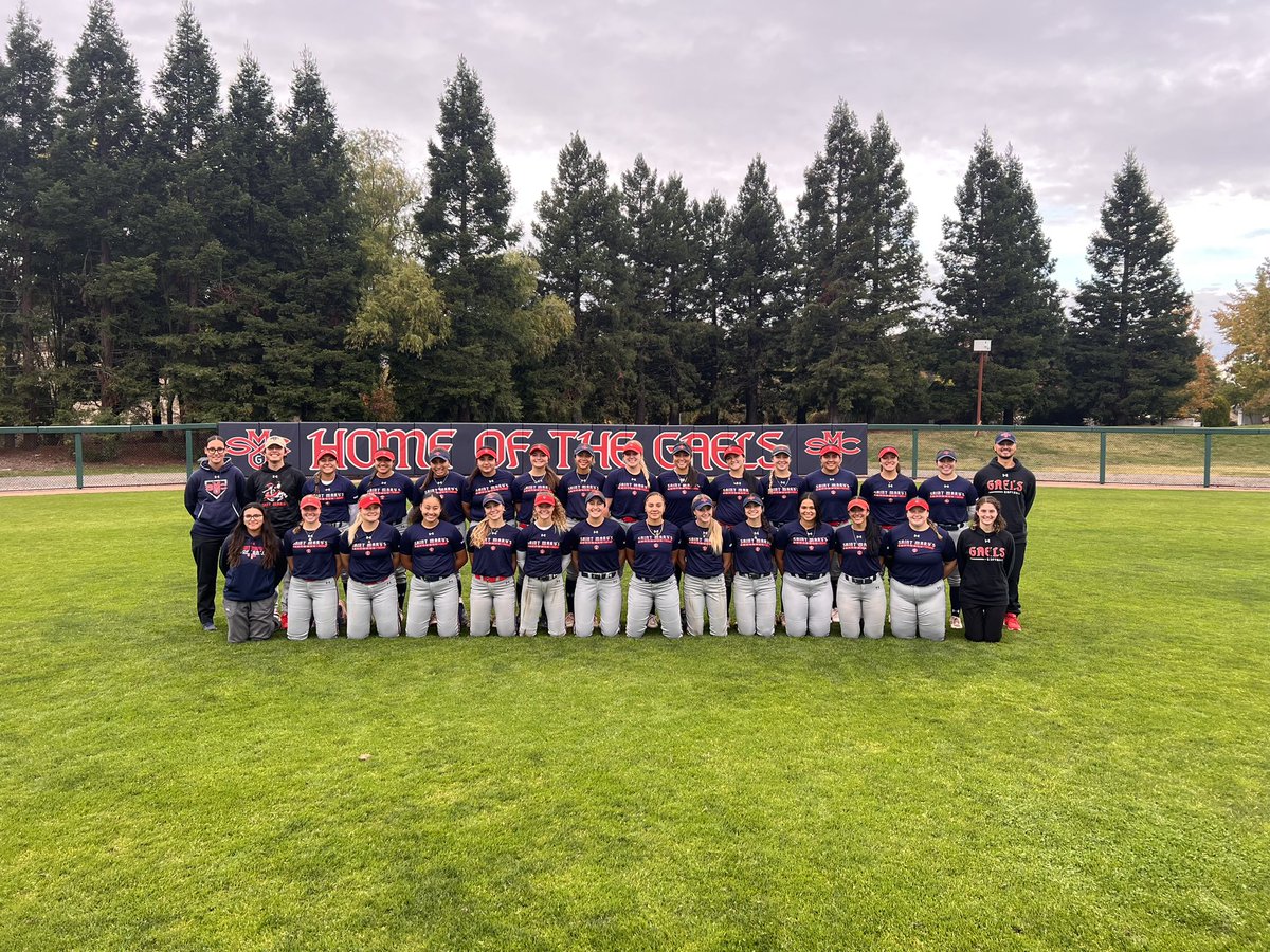 Wishing a Happy Thanksgiving 🦃 to all of our Gael Softball Families. So thankful for our girls, families and our staff!