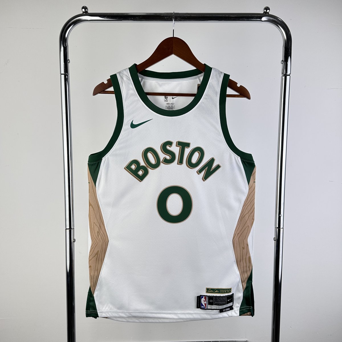 🚨 ¡Llegaron las nuevas camisetas NBA City Edition 23/24! 🏀 Vive la emoción de la temporada con estilo único. Ediciones limitadas disponibles. ¿Listo para representar a tu equipo? 🌟 #NBACityEdition #BasketballFashion #GetYoursNow