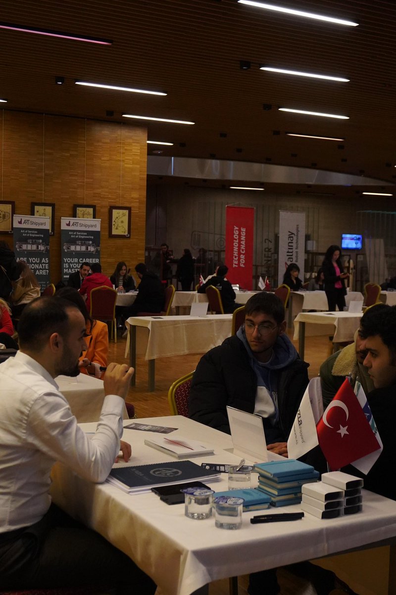 pirireisuni's tweet photo. Tuzla Belediyesi ve İŞKUR iş birliğinde düzenlenen Kariyer Buluşması etkinliği, Tuzla'da faaliyet gösteren ve staj ile iş imkanları sunan firmaların katılımıyla gerçekleştirildi.

#PRU #PiriReisÜniversitesi https://t.co/nn6cV4yGM7