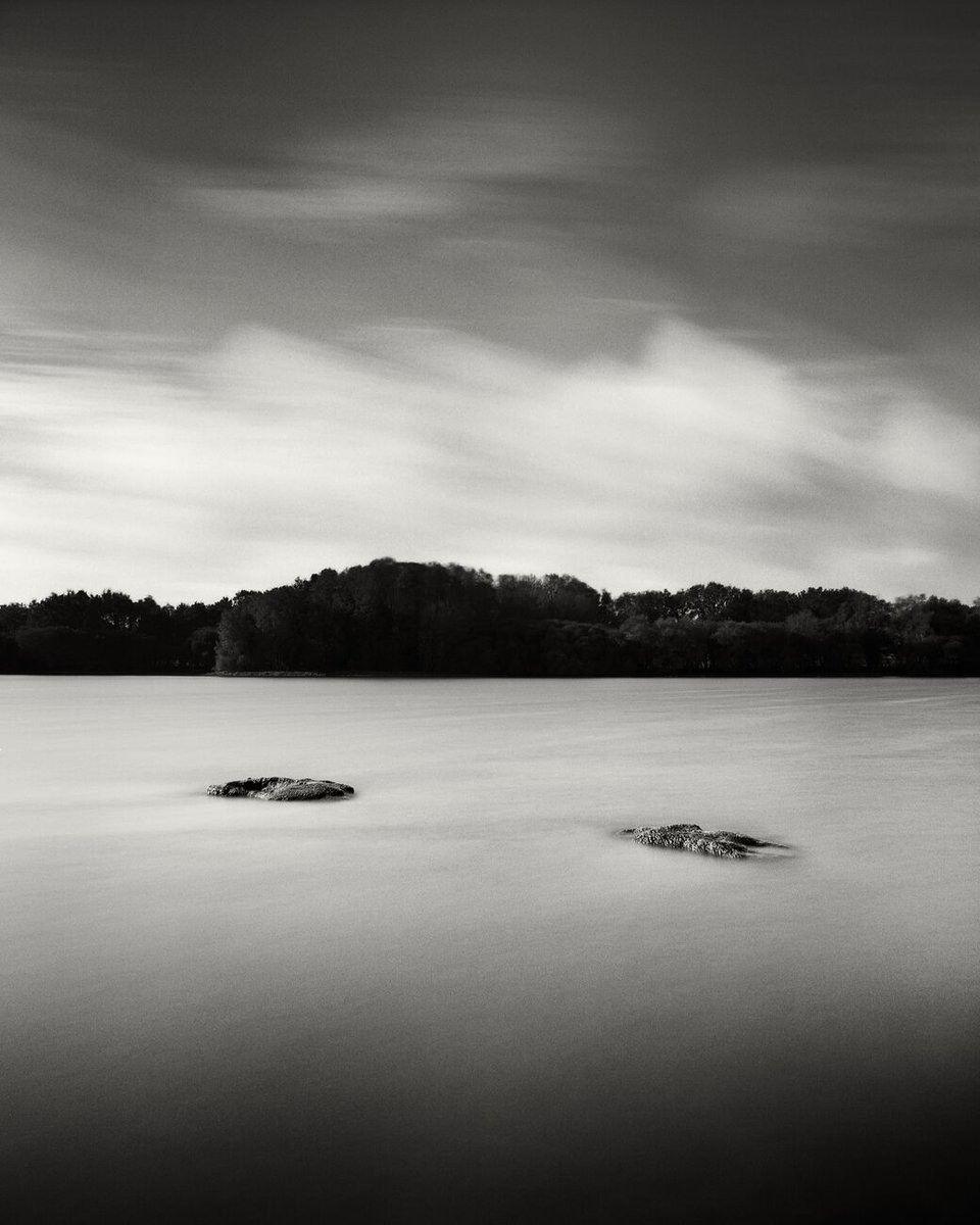 NEW! Two Rocks, Kergourdin, Sandun Lake, France. October 2023. Ref-11782: Get prints denisolivier.com/photography/tw…
#forest #photography #water #trees #acros #pond #fujiacros @fujifilmx_uk #rodinal #sky @hasselblad #guerande #clouds #slowshutterspeed #analogphotography #blackwhite…