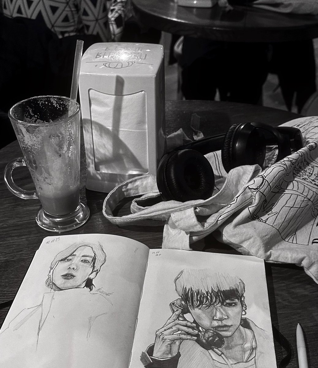 eriiroet's tweet photo. I like to spend time in cafes, with a cup of coffee and my favorite thing - drawing.
#art #bts #jungkook #JUNGKOOK #BTS #taekook #vkook #kookv #jk #Jungkookfanart #artist https://t.co/3ctsIEY74M