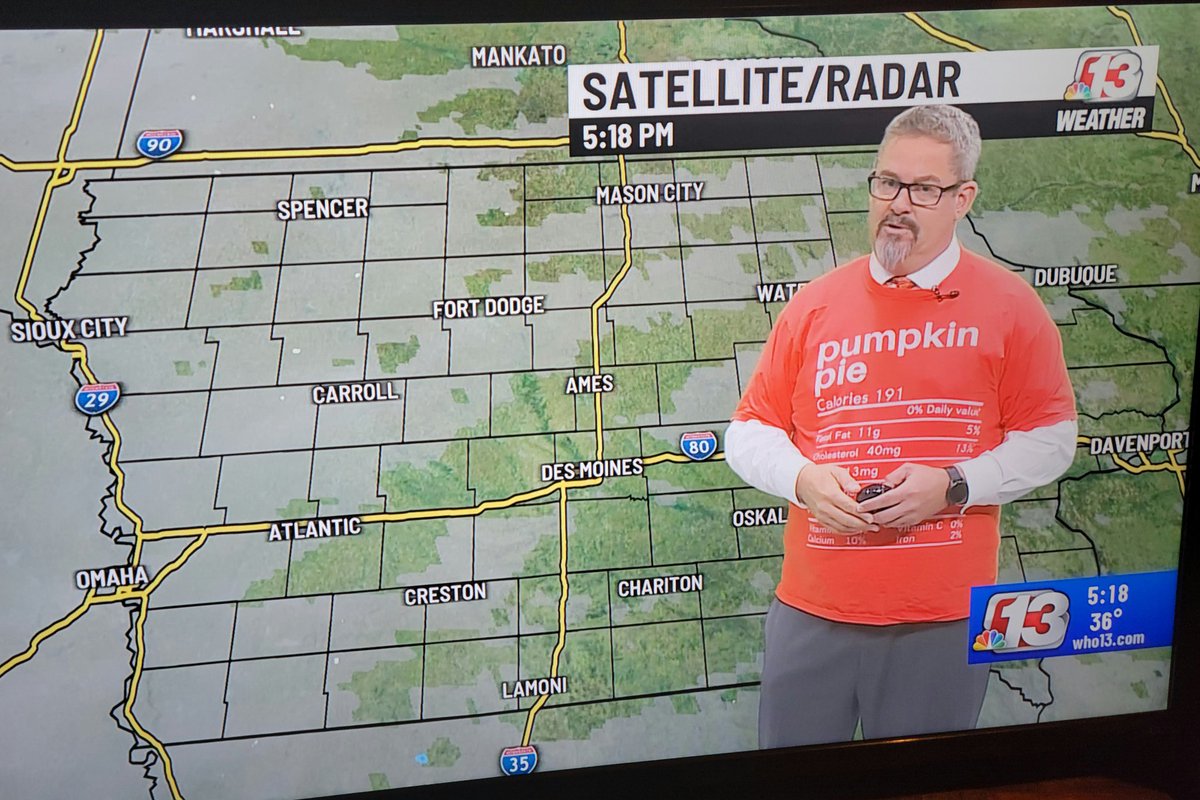 Our very own Friday morning #DMAMRotary Club Member & @WHO13news Meteorologist @dsmwx Jason Parkin bringing it strong with the #Thanksgiving wear! #PumpkinPie 🎃 🥧 #ServiceAboveSelf #TheFunClub #DSMUSA 🇺🇸 #CatchDesMoines #Thanksgiving2023 🦃