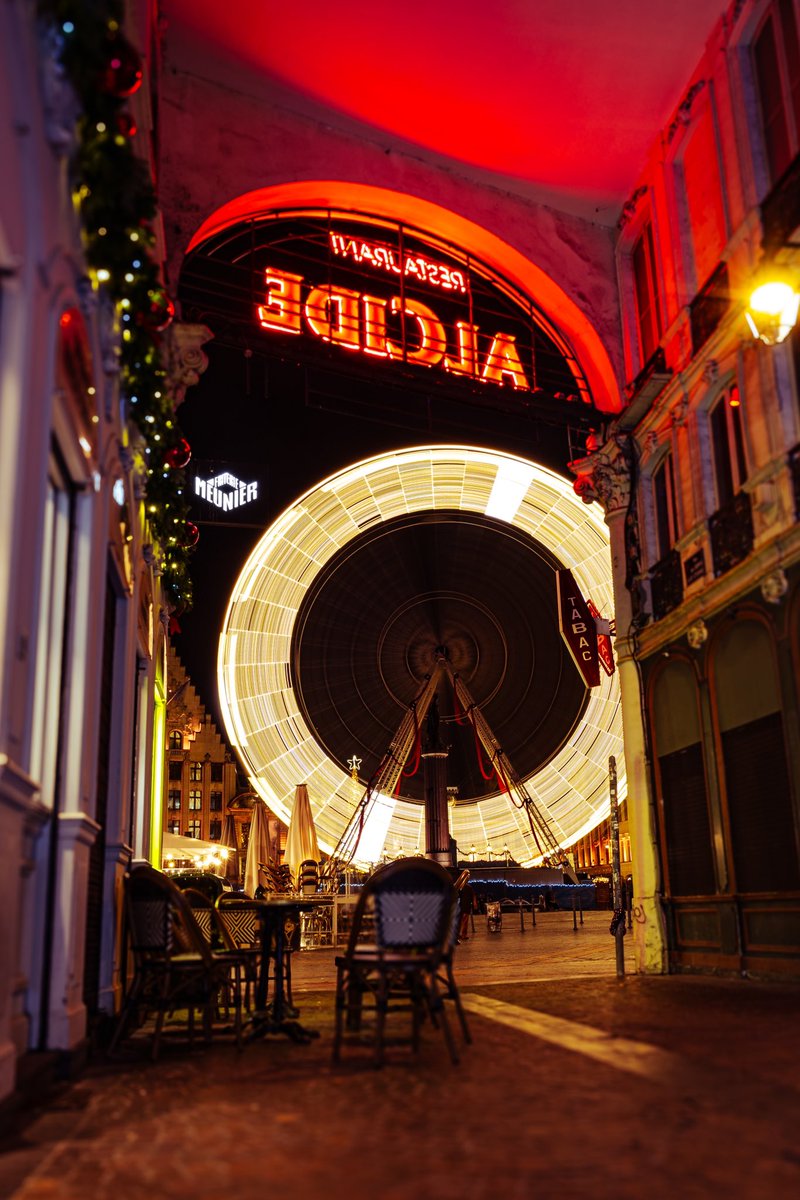 Nathan_Poncet's tweet photo. La grande roue est bien arrivée 📸🫶🏼 

#lille #photography #picoftheday #edit https://t.co/Ms2Ik1XM2R
