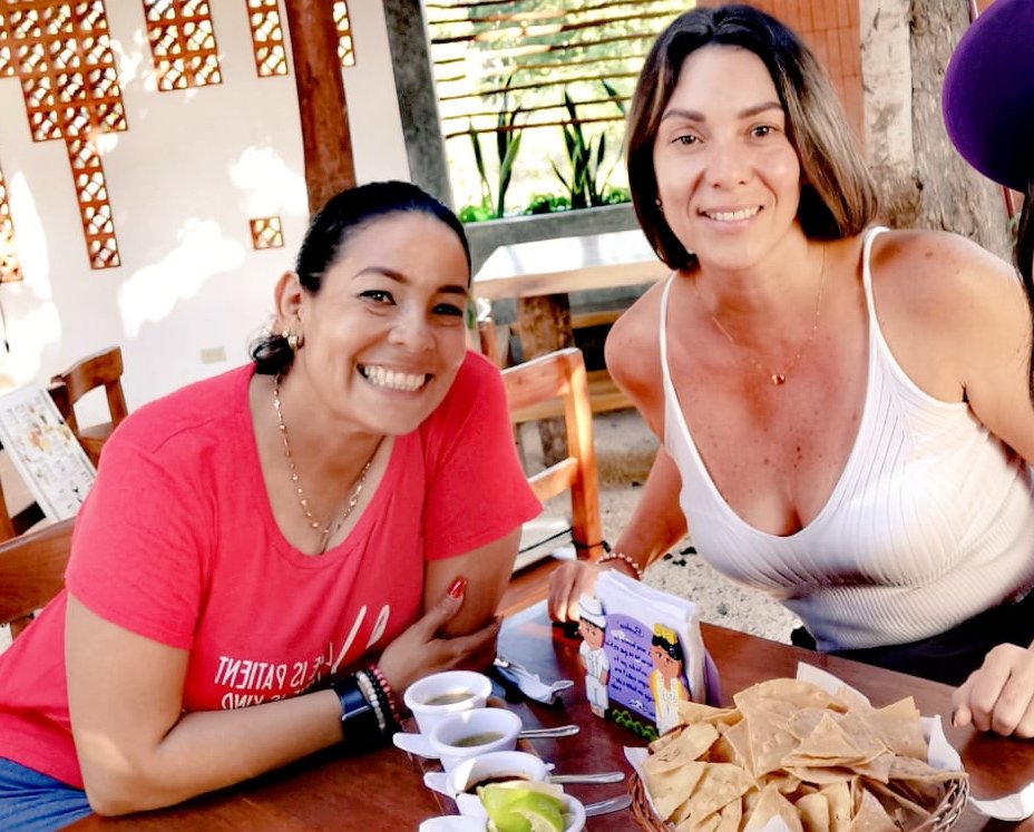 FersaArq's tweet photo. Con mi comadre, 🥰 🍻 https://t.co/QUcms9CJes