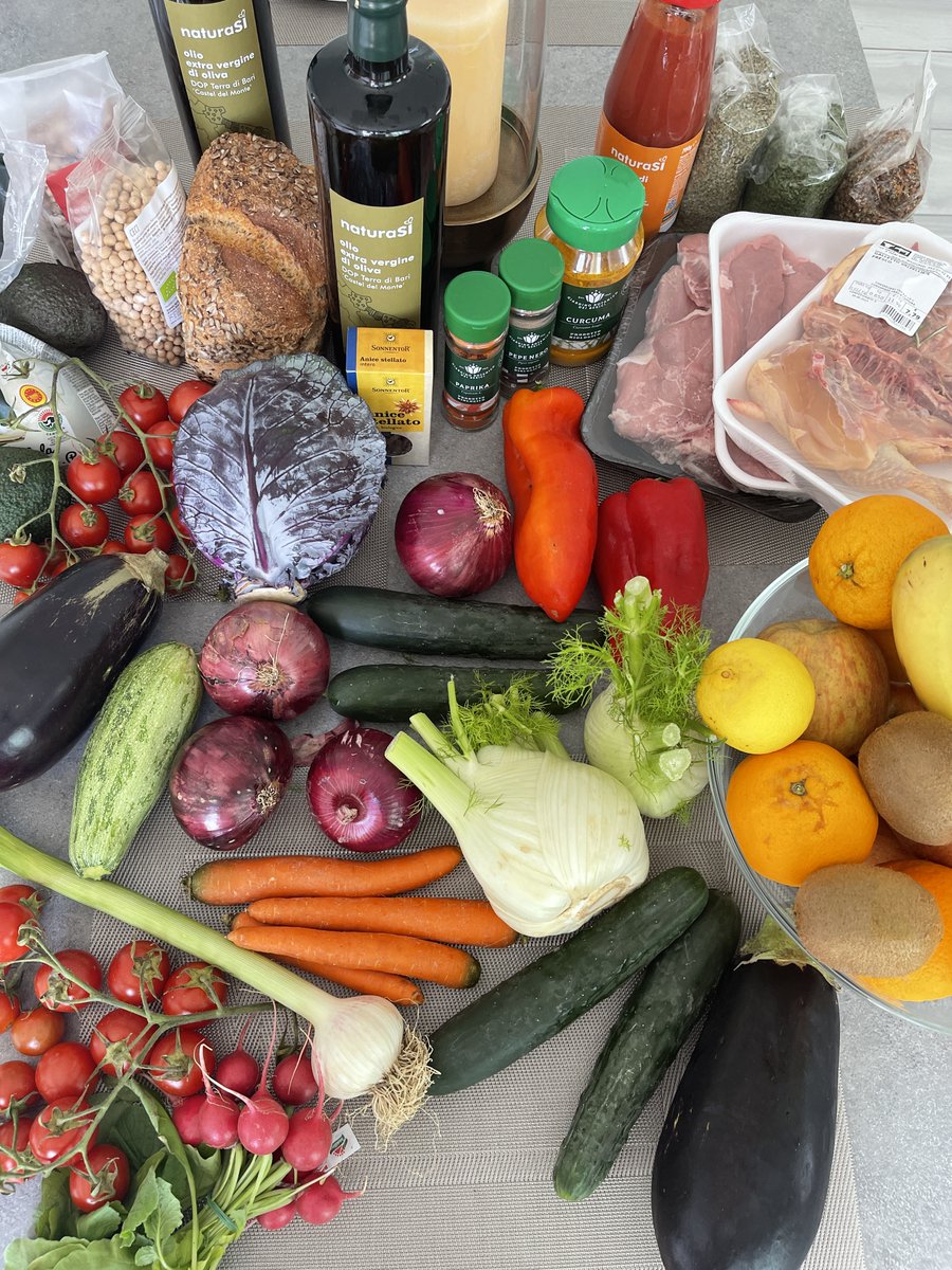 almashealthyck's tweet photo. What's in your grocery basket?
#almashealthycooking #tastyfood #ihopeyoutryit #foodies #appetizers #yummy #deliciousfood #heirloomtomatoes #organicfood #pickyourfood #groceryshopping #grocery #groceries #sweetpeppers #italy https://t.co/GZdWUaXKdt