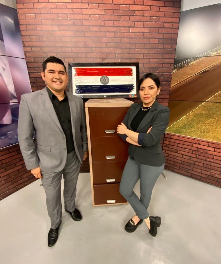 👉 Listos y atentos, ya estamos AL AIRE con QAP.

Con la conducción de <a href="/juditday/">Judit Colecza</a> y <a href="/Raulbogarin/">Raúl Bogarín</a>

📺 Acompáñanos hasta las 21:00 hs por C9N.