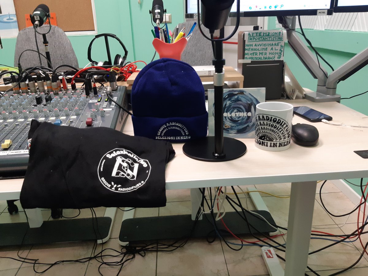 <a href="/SelezioniInNero/">Selezioni in Nero</a> ep46 con <a href="/thenitinsawhney/">Nitin Sawhney</a> ft <a href="/Duplaix/">Vikter Duplaix</a> <a href="/FutureBubblers/">Future Bubblers Academy</a> <a href="/brownswood/">Brownswood Recordings</a> <a href="/djflavya/">DJ Flavya</a> <a href="/JalenNgonda/">Jalen Ngonda</a> <a href="/BlackPumasMusic/">Black Pumas</a> <a href="/UnderdogRecords/">Underdog Records</a> <a href="/agogorecords/">Agogo Records</a> #SylviaStriplin @muvaofearth (and some memorabilia!)...
mixcloud.com/Selezioni_in_N…