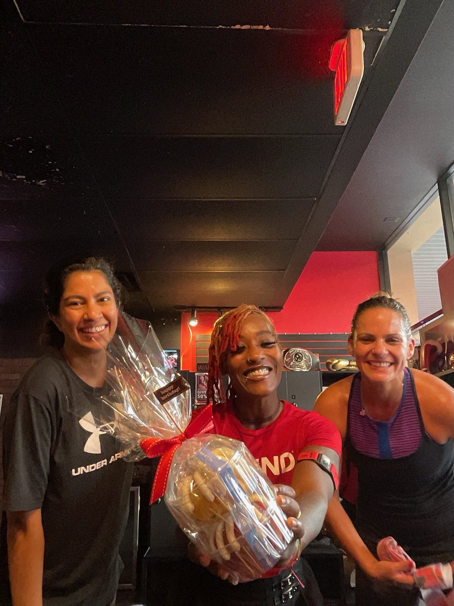 9RoundNOVA's tweet photo. We are thankful for our trainers and our members. Our trainers bring the energy, personal touch, and joy to the studio. Our members bring the goals, attitude, and drive. Without all of you, we wouldn’t be the studio we are! Thank you! https://t.co/ORY9KGN79y