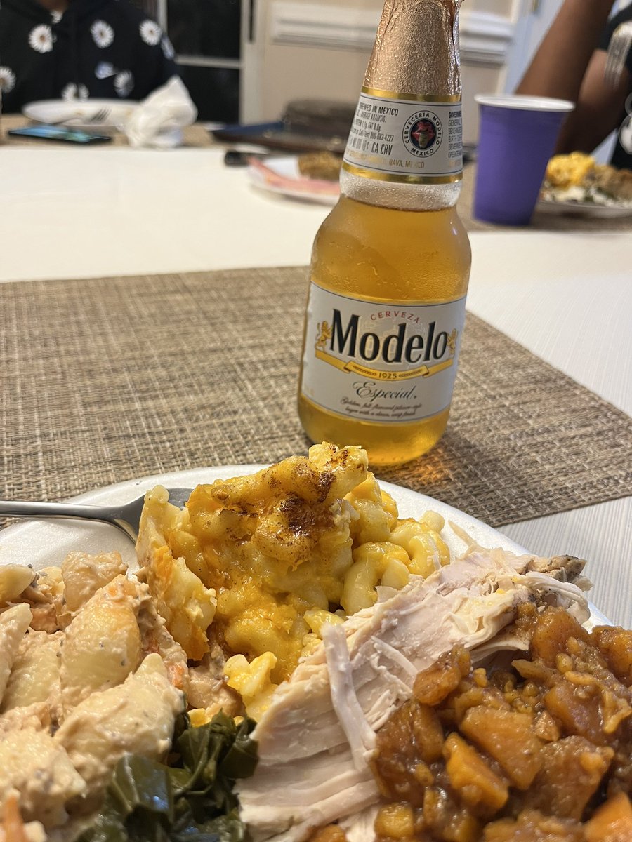 CrookedSwanton's tweet photo. I post my food cause i don’t give a fuck about what anybody got to say about my presentation on no internet 🤷🏾♂️😂 everything came out DELICIOUS 🤤 #PostYourPlate https://t.co/zWIVUTpysQ