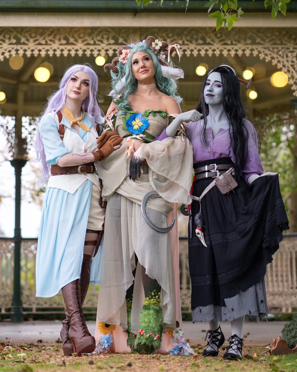 Happy Thursday Critters
💚 Me
🖤 Hollowflamecosplay
💜 Grizzlyghoul.cos
#criticalrole #CriticalRoleCosplay #fearnecosplay #laudnacosplay #imogencosplay #bellshells
