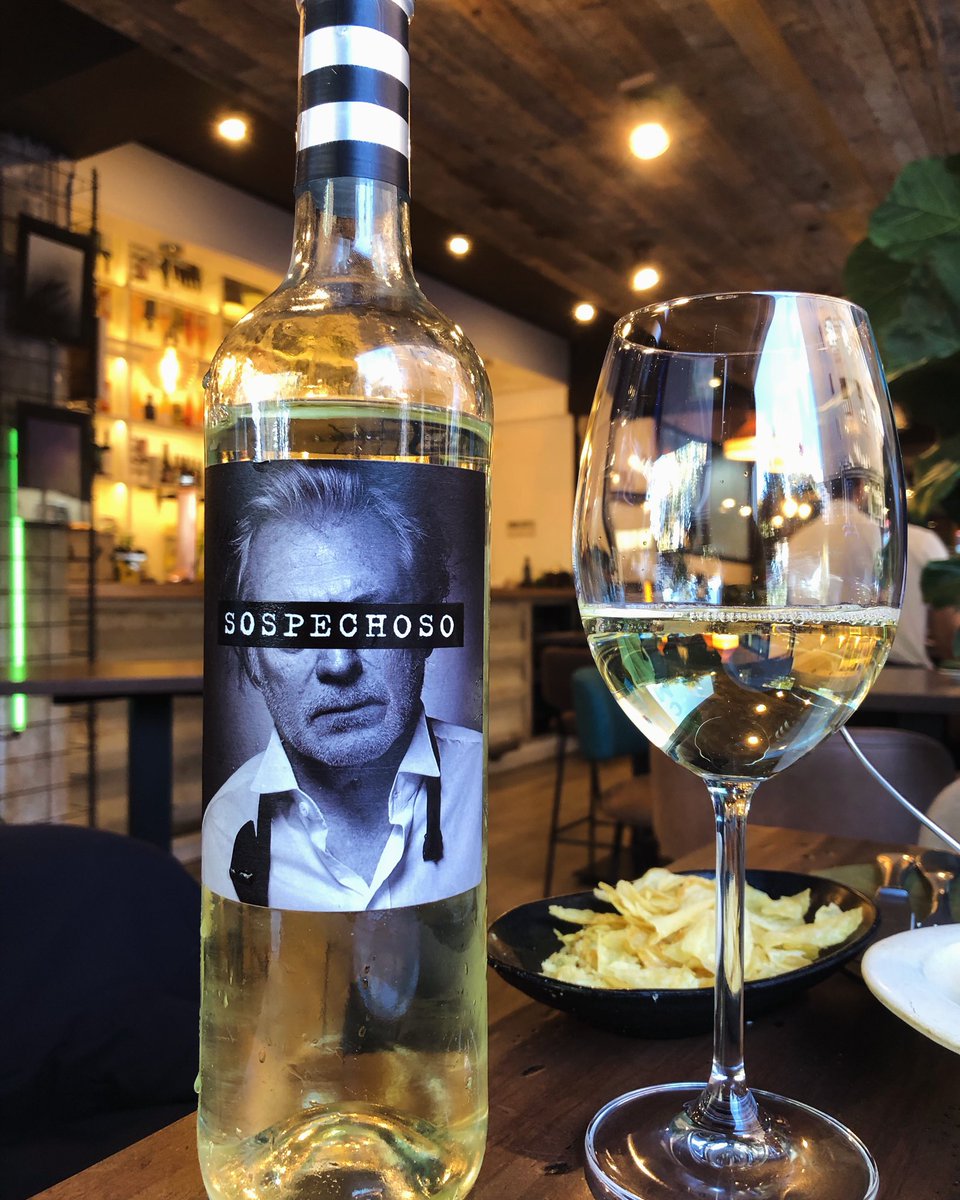 cesitareg's tweet photo. S O S P E C H O S O !!!!!

Lo podemos encontrar en @casa_cucumber por copas!!!

#sospechosowine #casacucumber #eguren #uvasfelices🍇 #vino #vinho #vin #wine #winelovers🍷 #winetasting #winetime #winewinewine #sommelier #sumiller https://t.co/bv4ujRDy3C