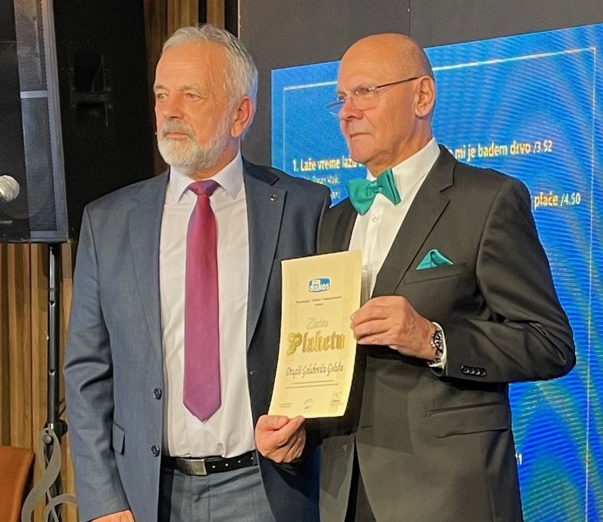 PregledMomo's tweet photo. Dragiša Golubović Golub posle mnogo godina snimio novi album. Promovisan večeras u Lisabon baru (bivši klub Promocija) u MTS dvorani(bivši Dom sindikata) #promocija #muzika #folk #dragisagolubovic #Album #diskos #mtsdvorana #narodnamuzika #estrada #semus https://t.co/wPvdvnDbjT