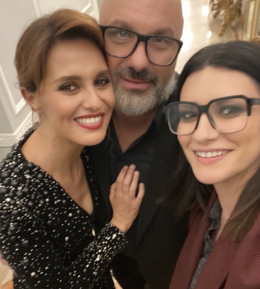 LauraPausini's tweet photo. Oggi é il compleanno di @PaolaCortellesi e penso che quest'anno sia il caso di celebrarla per tantissime ragioni, una delle quali é il suo talento e la sua capacità di farci provare delle emozioni che siano di gioia o di riflessione intensa. Quest'anno Paola ha scritto,diretto e recitato #cèancoradomani, un film sulla violenza domestica e sulla libertà della donna. Un film che sarebbe giusto candidare all'Oscar come miglior film straniero, un film che farebbe bene al mondo intero e non solo agli italiani che assistono già quotidianamente a realtà di violenza che ci lasciano senza parole. Cuora, io la chiamo così perché ha un cuore grande, una bontà, una gentilezza e una educazione di altri tempi...mi sembra strano non essere fisicamente con te in questo momento importante della tua vita, ma voglio farti gli auguri di Buon Compleanno davanti a tutti e mostrandoti ancora una volta quello che sei riuscita a fare con la tua arte e la tua bellissima anima. Ti voglio bene. Lau (tua Cuora)