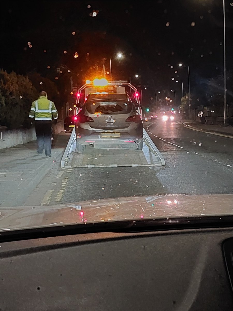 PSOSRoads's tweet photo. Team 1 #DundeeRP and #PerthRP have been busy this evening seizing six cars for no insurance as part of #OpDriveInsured.

#DriveInsured
#S165 https://t.co/a7dh6pD3lv
