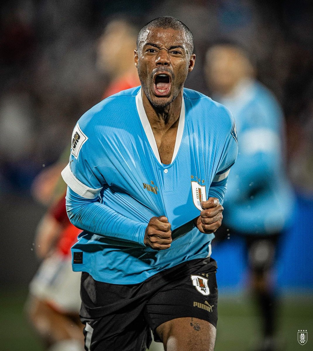 OficialSala12's tweet photo. 🇺🇾 De La Cruz nas Eliminatórias para a Copa do Mundo de 2026:

👕 6 jogos
⚽️ 3 gols
🅰️ 3 assistências
🥇 Líder de assistências

Jogando DEMAIS na mão do Bielsa. https://t.co/NxbEGheTj1