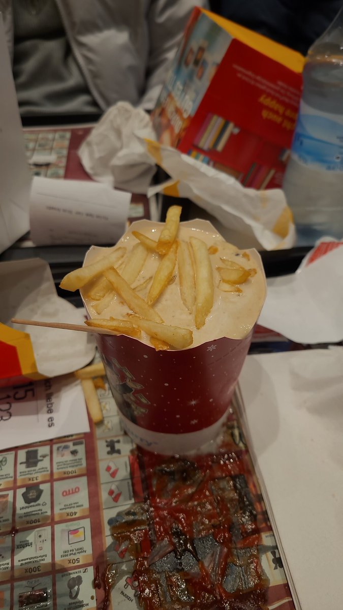 ᴘᴀᴜʟ ☄ tweet media