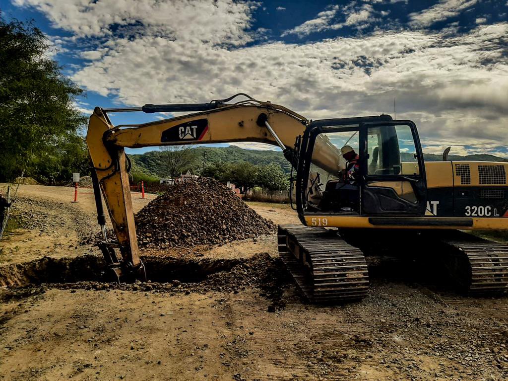 _jlanderos's tweet photo. Los trabajos que hacemos para mejorar nuestros caminos y carreteras, buscan generar un impacto positivo en las comunidades sinaloenses.
Les muestro los avances de algunas obras activas en el estado👌🏼
#ObrasConSentidoSocial
#SegundoInformeRocha https://t.co/srgF3Fuwho