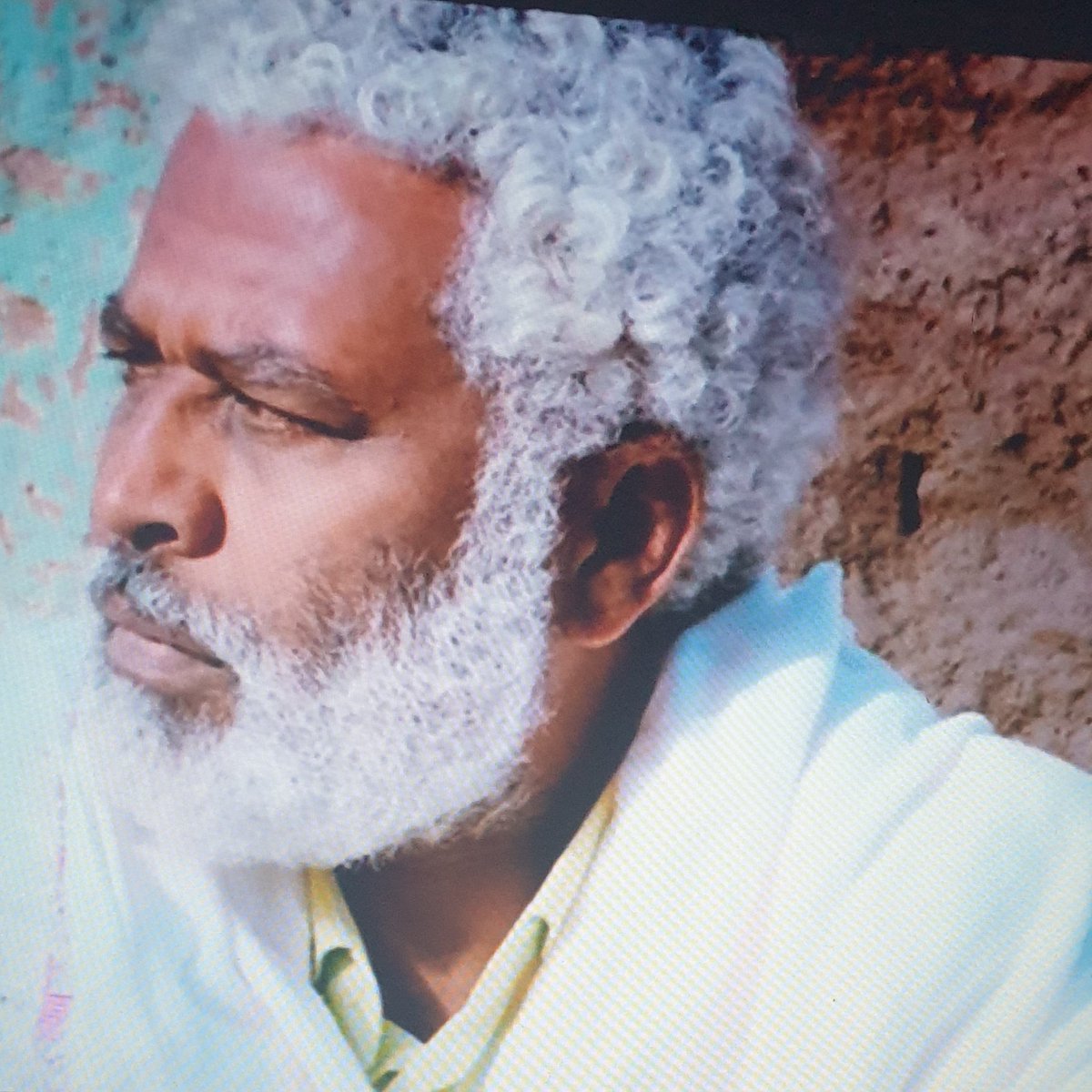 HaqaanN's tweet photo. Ummata Oromoo jaallannus jibbinus eenyummaan isa nu ibsu, eenyummaan/ akki jireenya keenya saba simbo qabeessa kan ibsu miti, nam-tokkee nu mufachifte/ chiise iyyuu, sammuun keenya nuuf eyyame cubbu irratti hin raawwannu. Kan immoo amanti nu filanne ol kan nu barsiifate maatiidha https://t.co/8X5M8Kte0K