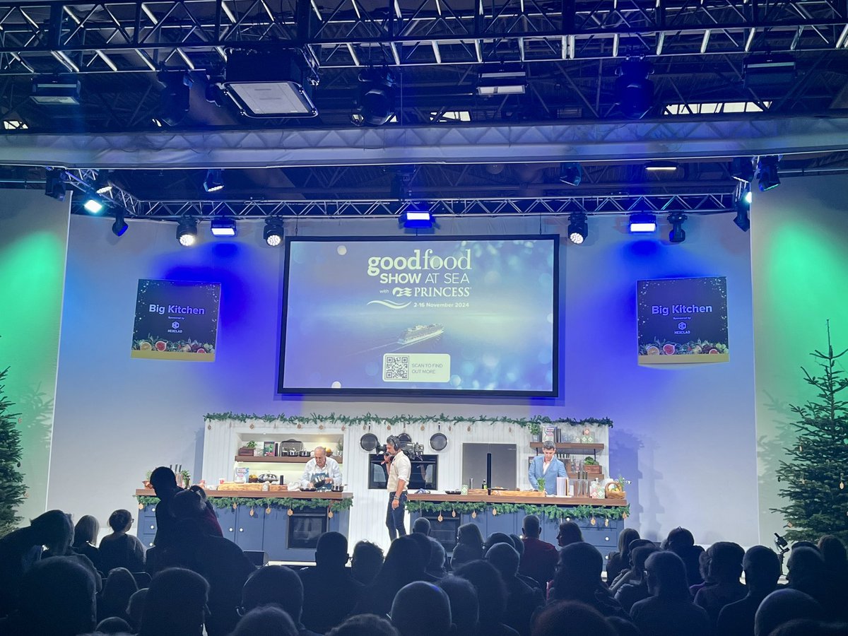 A great day at <a href="/BBCGoodFoodShow/">BBC Good Food Show</a> announcing that the first ever Good Food Show at Sea will be on @princesscruises next November! 🍽️ 🚢 🌊 #GFSAS