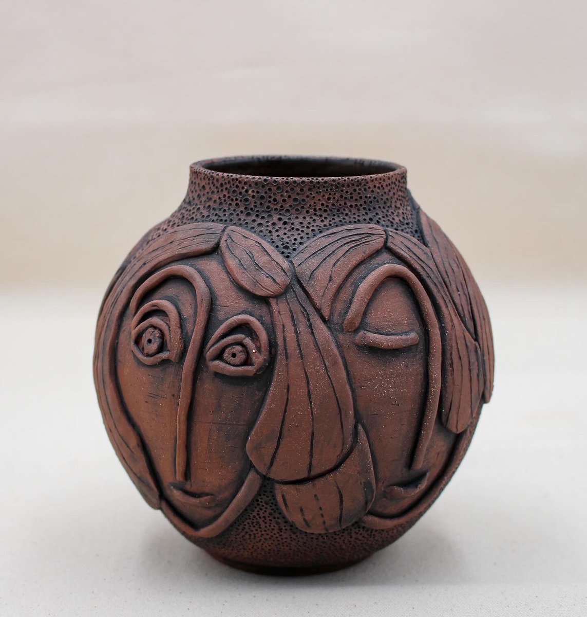 UntitledSquare's tweet photo. This piece is called ๐๐พ๐ต๐ช๐ป๐ช from our ๐๐พ๐ฌ๐ฒ๐ท๐ฎ collection. It is available on Etsy. Check our bio for the link. #potteryforall #handmadeceramics #ceramicshare #functionalceramics #glazedandconfused #kilnfolk #claybae #potteryart #smallbusiness #art #womeninbusiness https://t.co/RjZqt1f0Ss