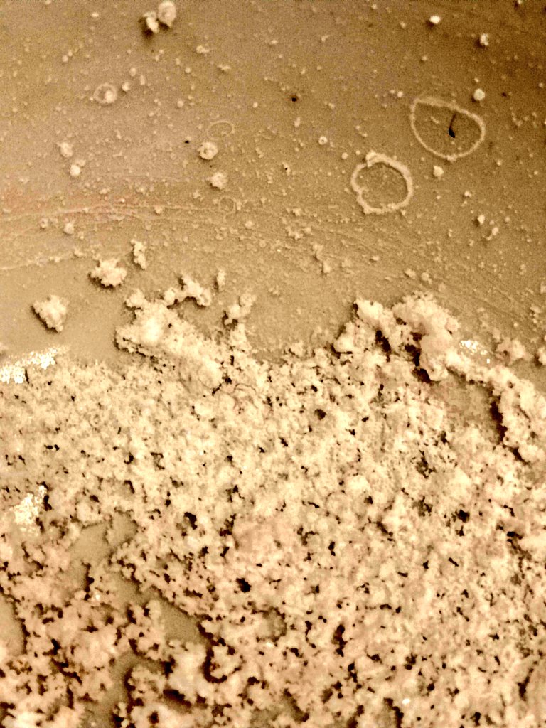 Miss Bell's S1 class have been learning how to separate soluble and insoluble substances using filtration and evaporation 🥼🔥☁️ #ParticlesAndSolubility #Science