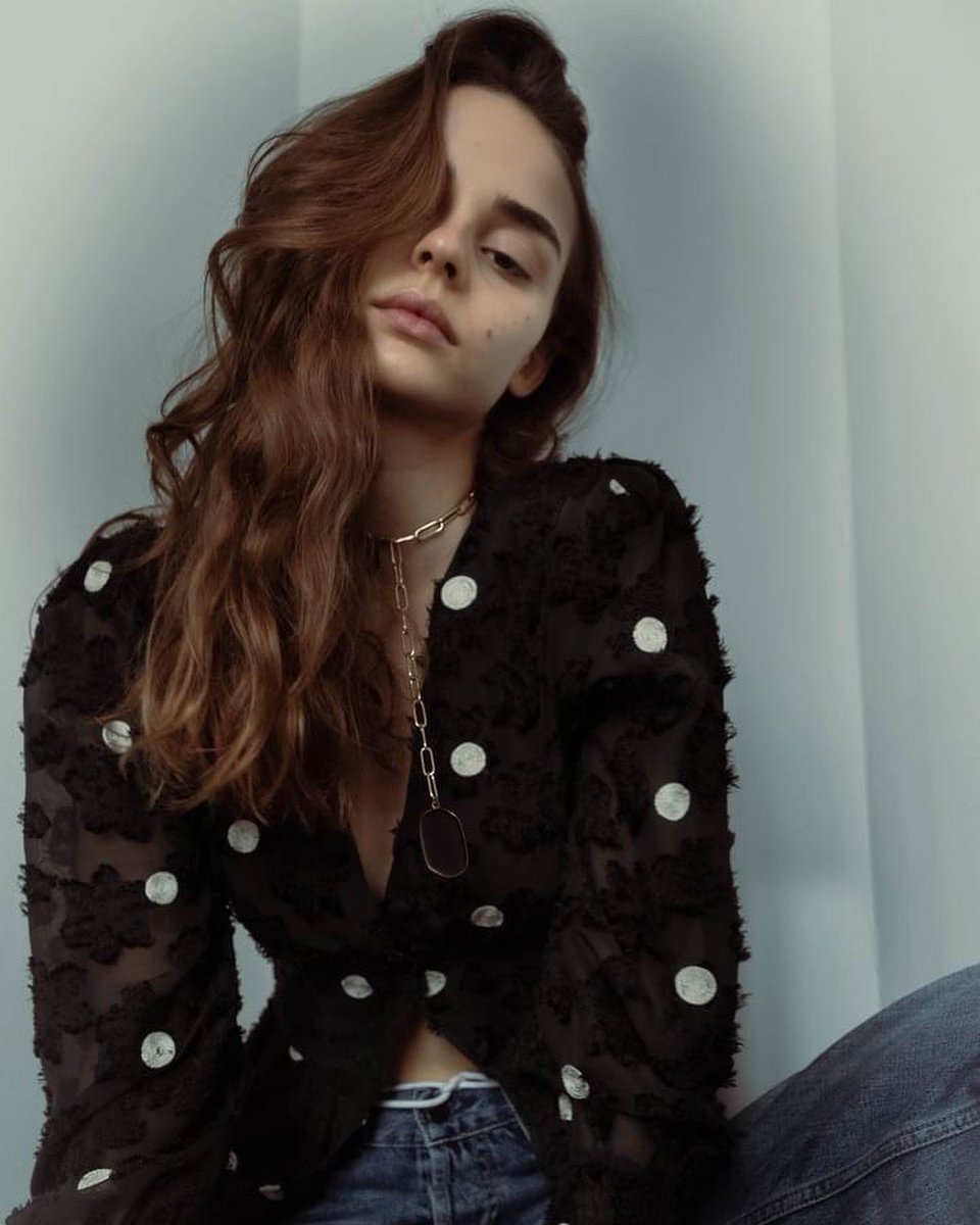 ____ave______'s tweet image. Rainy day in Paris with Giulia Bonatesta