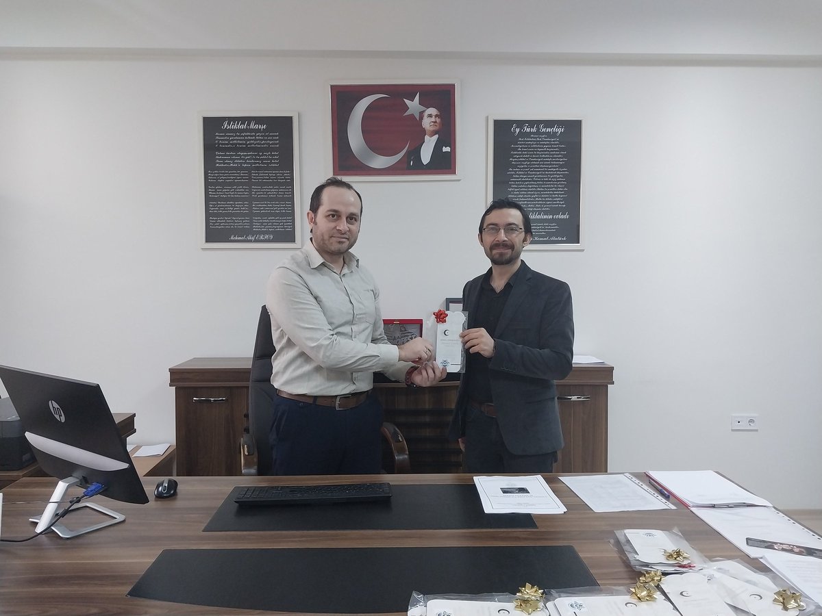 edirnebilsem's tweet photo. Edirne Valiliğimizin #24KasımÖğretmenlerGünü
hediyeleri için teşekkür ederiz. @Edirne_MEM
@edirne_valiligi @Dr_Onderarpaci https://t.co/R8zInfRJ9y