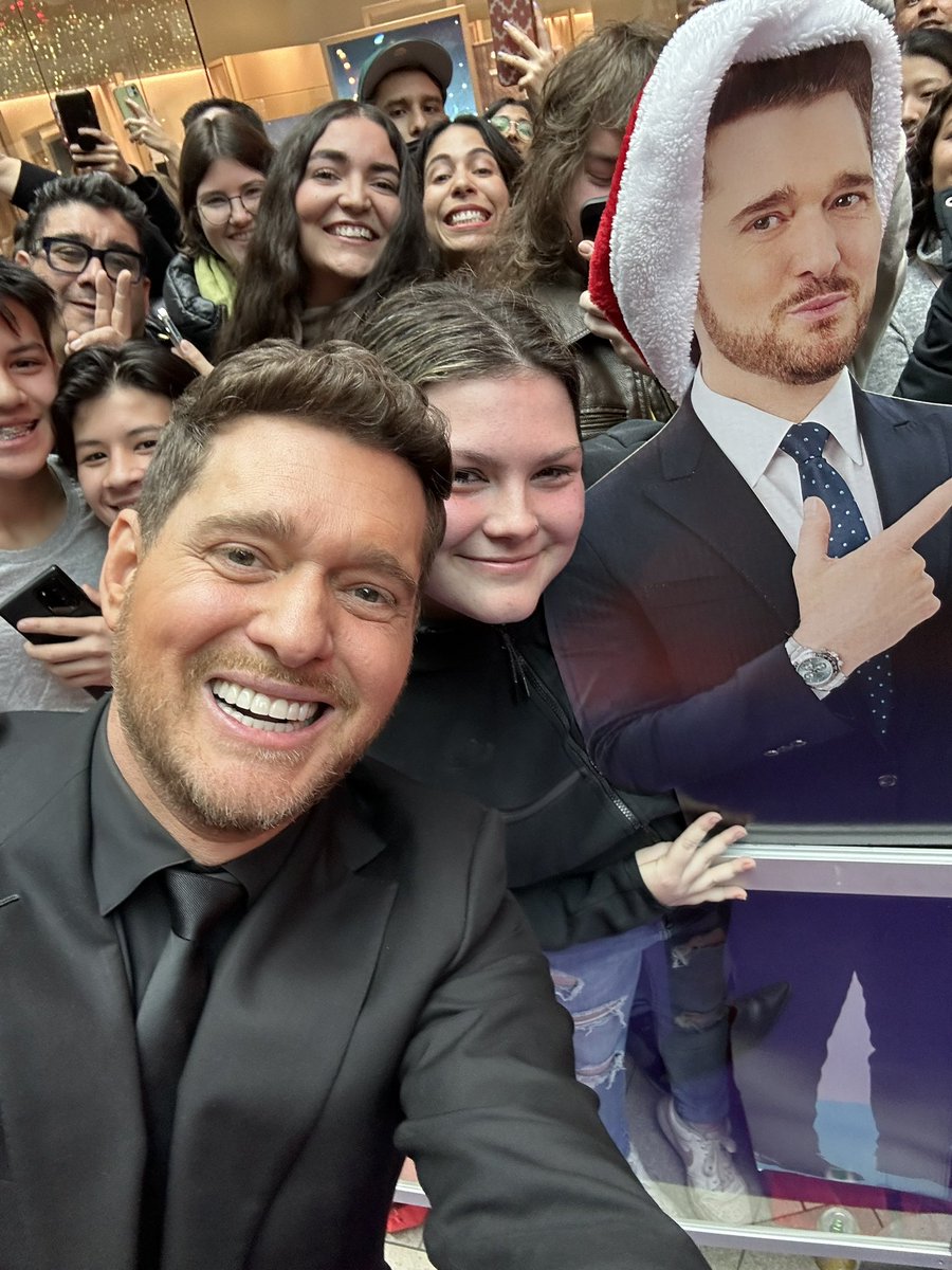 Emma_morton1723's tweet photo. ❤️❤️ @MichaelBuble and thank you for the signature and the signed bublé can and the hat!! https://t.co/oRyv7Xov5s