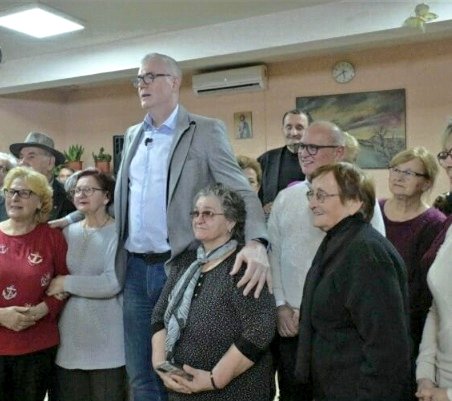 F_pBSWqWUAA9Fe0?format=jpg&name=small